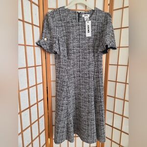 NWT  DKNY BLACK/WHITE TWEED SHORT SLEEVE FIT & FLARE KNEE LENGTH DRESS SIZE 8
